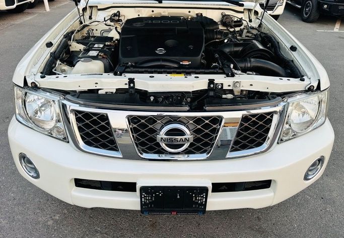 Used Nissan Patrol V (Y61) Facelift, 4.8 l, 2019 in Sharjah by Titanium Used Cars, White color. GCC Specs | AUTO.AE