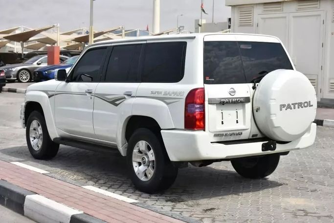 Used Nissan Patrol V (Y61) Facelift, 4.8 l, 2009 in Sharjah by Alfaris Used Cars, White color. Other | AUTO.AE