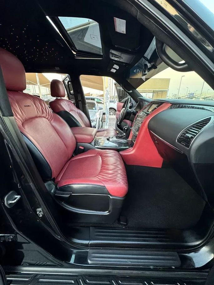 Подержанный Nissan Patrol VI (Y62), 5.6 л, 2012 в Шардже от Taj Al Impratoor Used Cars Черный цвет. GCC | AUTO.AE