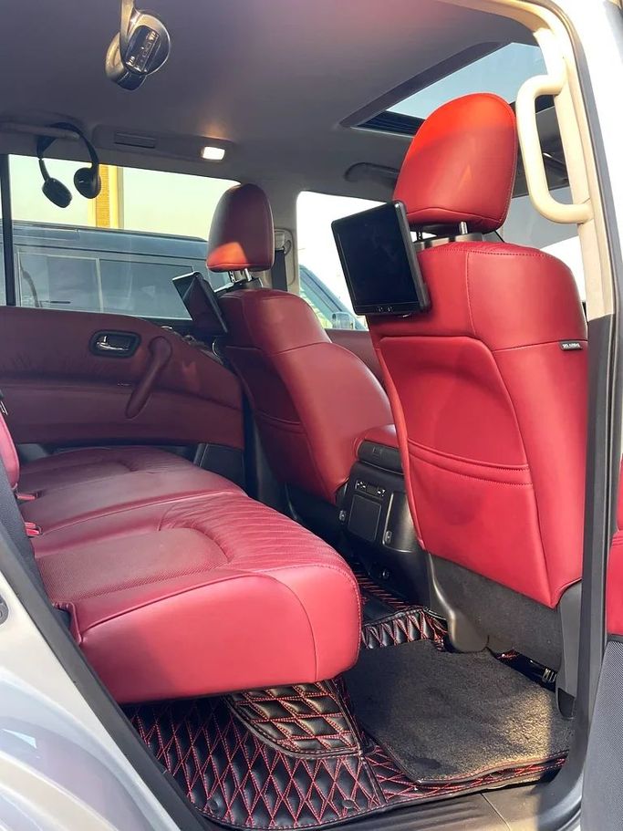 Подержанный Nissan Patrol VI (Y62) Рестайлинг 2, 5.6 л, 2024 в Шардже от Taj Al Impratoor Used Cars Серебристый цвет. GCC | AUTO.AE