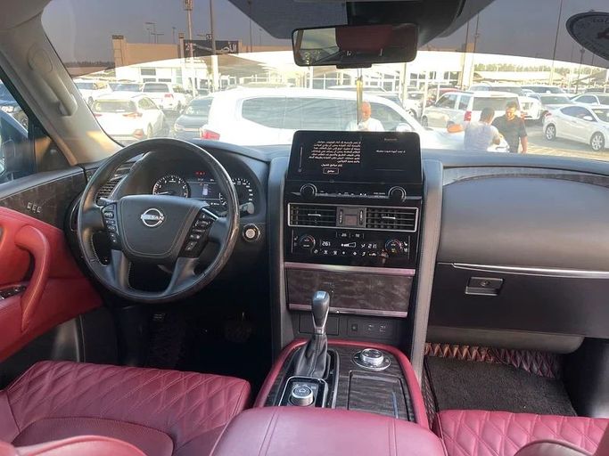 Подержанный Nissan Patrol VI (Y62) Рестайлинг 2, 5.6 л, 2024 в Шардже от Taj Al Impratoor Used Cars Серебристый цвет. GCC | AUTO.AE
