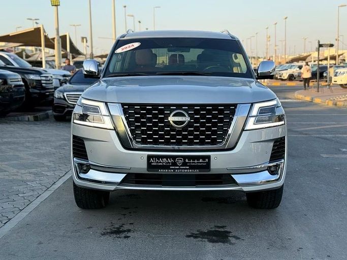 Подержанный Nissan Patrol VI (Y62) Рестайлинг 2, 5.6 л, 2024 в Шардже от Taj Al Impratoor Used Cars Серебристый цвет. GCC | AUTO.AE