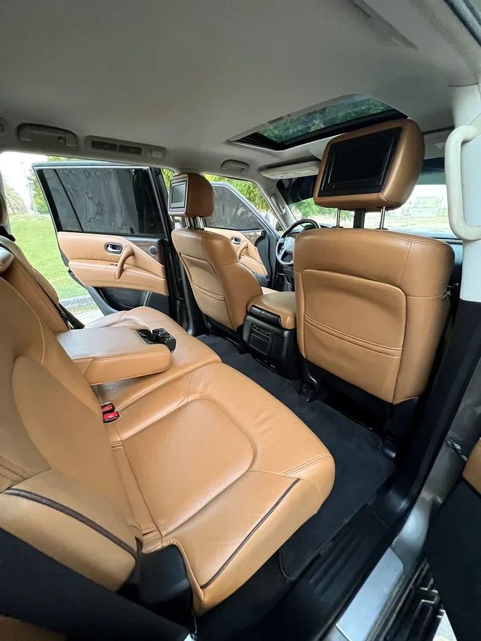 Подержанный Nissan Patrol VI (Y62) Рестайлинг, 5.6 л, 2015 в Шардже от Taj Al Impratoor Used Cars Серый цвет. GCC | AUTO.AE