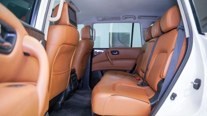 Подержанный Nissan Patrol VI (Y62) Рестайлинг, 4.0 л, 2018 в Шардже от Alsalama Motors Белый цвет. GCC | AUTO.AE