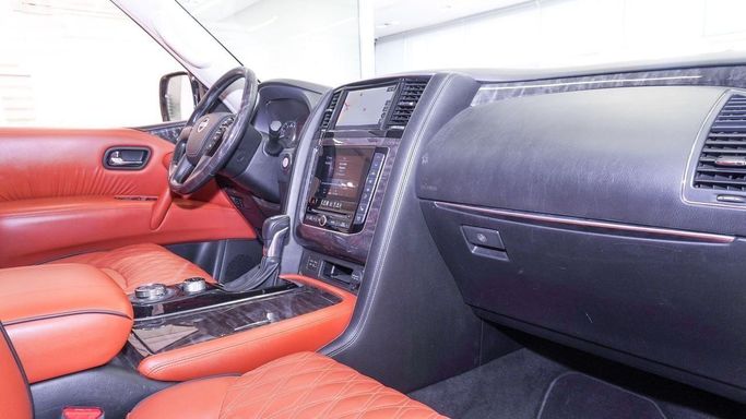 Подержанный Nissan Patrol VI (Y62) Рестайлинг 2, 5.6 л, 2020 в Шардже от Alsalama Motors Синий цвет. GCC | AUTO.AE