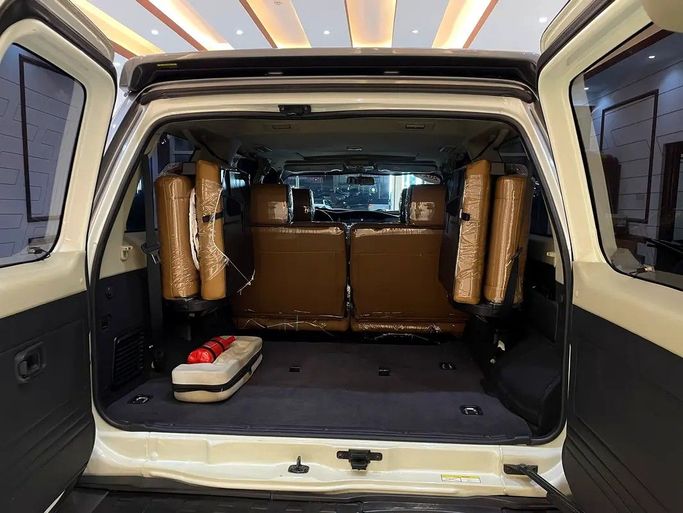 Подержанный Nissan Patrol V (Y61) Рестайлинг, 4.8 л, 2021 в Шардже от Alzawraq Alazrak Белый цвет. GCC | AUTO.AE