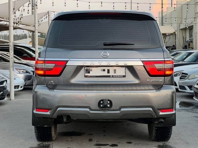 Подержанный Nissan Patrol VI (Y62) Рестайлинг 2, 4.0 л, 2020 в Шардже от Al Suraj Al Muneer Used Cars Серый цвет. GCC | AUTO.AE