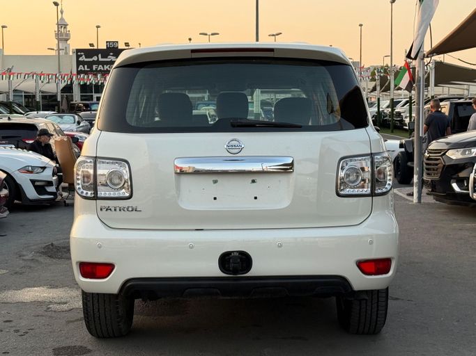 Used Nissan Patrol VI (Y62) Facelift, 5.6 l, 2019 in Sharjah by Al Suraj Al Muneer Used Cars, White color. GCC Specs | AUTO.AE