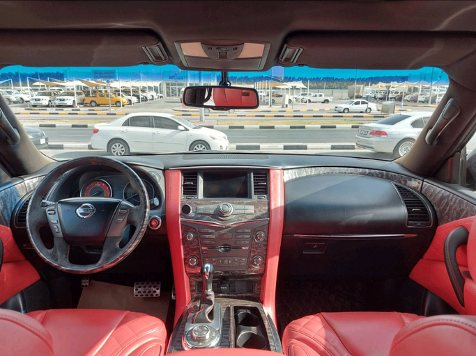 Used Nissan Patrol VI (Y62) Facelift, 5.6 l, 2014 in Sharjah by Alsabah Used Cars, Grey color. GCC Specs | AUTO.AE