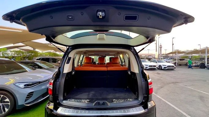 Подержанный Nissan Patrol VI (Y62) Рестайлинг 2, 5.6 л, 2021 в Шардже от Ali Abood Used Cars Черный цвет. GCC | AUTO.AE