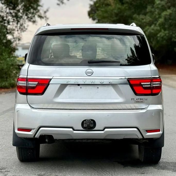 Подержанный Nissan Patrol VI (Y62) Рестайлинг 2, 4.0 л, 2024 в Шардже от Sarmad Cars Серебристый цвет. Other | AUTO.AE
