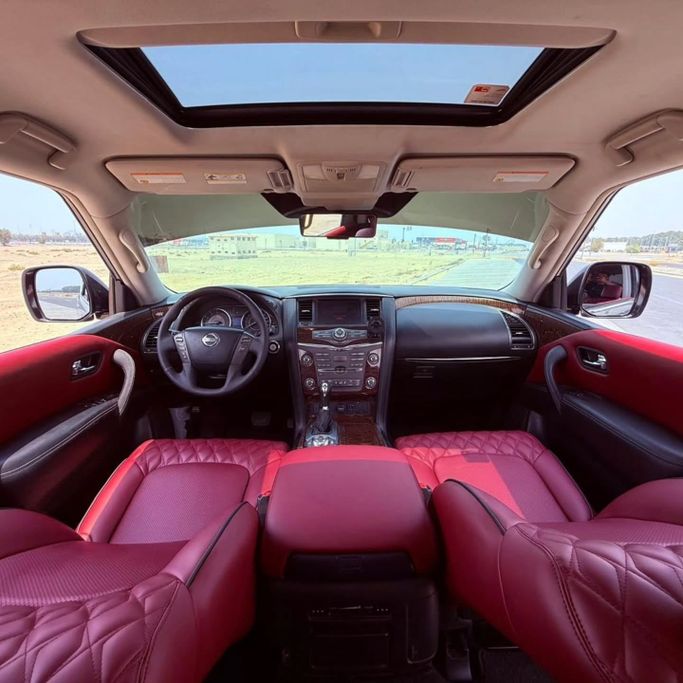 Подержанный Nissan Patrol VI (Y62) Рестайлинг, 5.6 л, 2018 в Шардже от Sarmad Cars Золотистый цвет. GCC | AUTO.AE