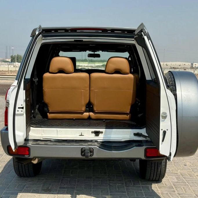 Подержанный Nissan Patrol V (Y61) Рестайлинг, 4.8 л, 2020 в Шардже от Sarmad Cars Белый цвет. Other | AUTO.AE