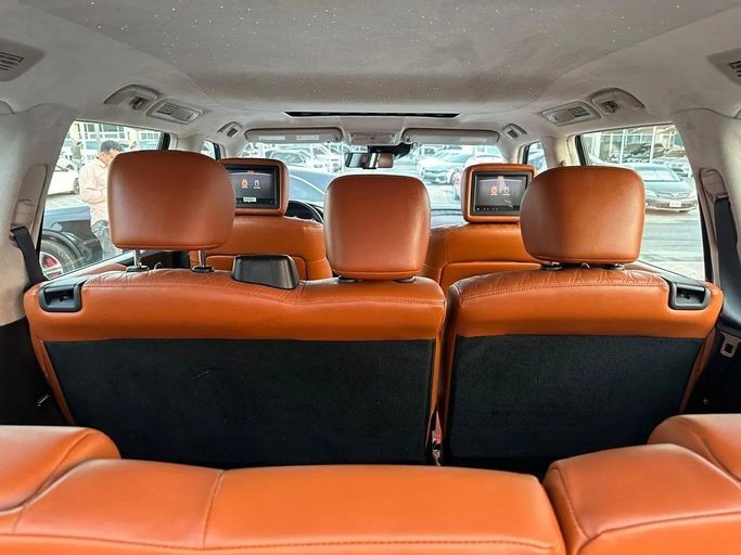 Подержанный Nissan Patrol VI (Y62) Рестайлинг 2, 4.0 л, 2021 в Шардже от Al Hashal Used Cars Белый цвет. GCC | AUTO.AE