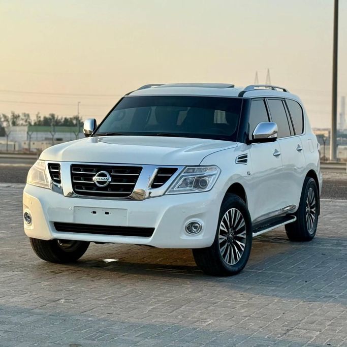 Подержанный Nissan Patrol VI (Y62), 5.6 л, 2012 в Шардже от Sarmad Cars Белый цвет. Other | AUTO.AE