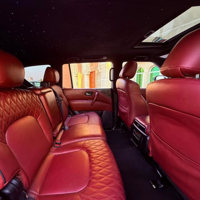 Подержанный Nissan Patrol VI (Y62), 5.6 л, 2012 в Шардже от Sarmad Cars Белый цвет. Other | AUTO.AE