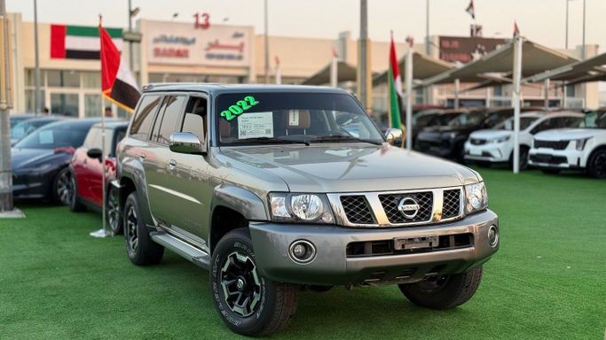 Подержанный Nissan Patrol V (Y61) Рестайлинг, 4.8 л, 2021 в Шардже от Badar Used Cars Серый цвет. GCC | AUTO.AE