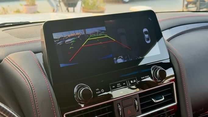 Подержанный Nissan Patrol VI (Y62), 5.6 л, 2010 в Шардже от Badar Used Cars Белый цвет.  | AUTO.AE