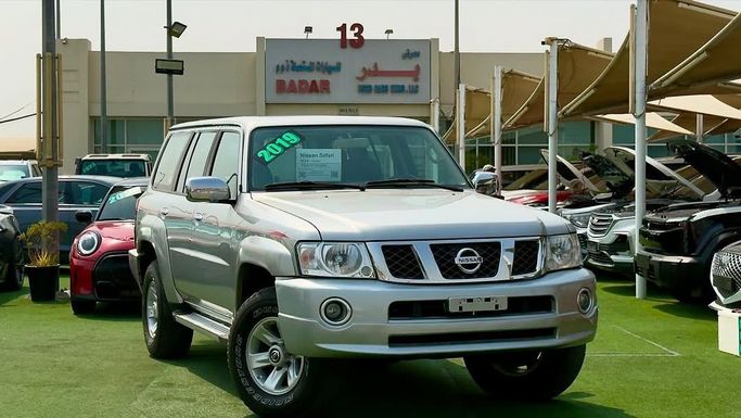 Used Nissan Patrol V (Y61) Facelift, 4.8 l, 2019 in Sharjah by Badar Used Cars, Silver color.  | AUTO.AE