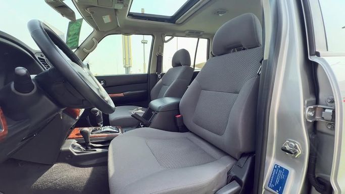 Used Nissan Patrol V (Y61) Facelift, 4.8 l, 2019 in Sharjah by Badar Used Cars, Silver color.  | AUTO.AE
