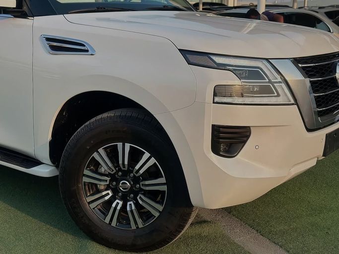 Used Nissan Patrol VI (Y62) Facelift 2, 3.5 l, 2020 in Sharjah by Badar Used Cars, White color.  | AUTO.AE
