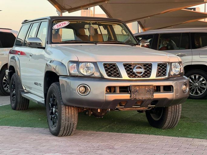 Подержанный Nissan Patrol V (Y61) Рестайлинг, 4.8 л, 2020 в Шардже от Mohamed Zaki Younis Used Cars Белый цвет. GCC | AUTO.AE