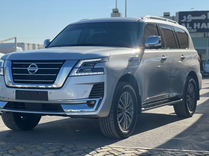 Подержанный Nissan Patrol VI (Y62) Рестайлинг 2, 5.6 л, 2021 в Шардже от Mohamed Zaki Younis Used Cars Серебристый цвет. GCC | AUTO.AE