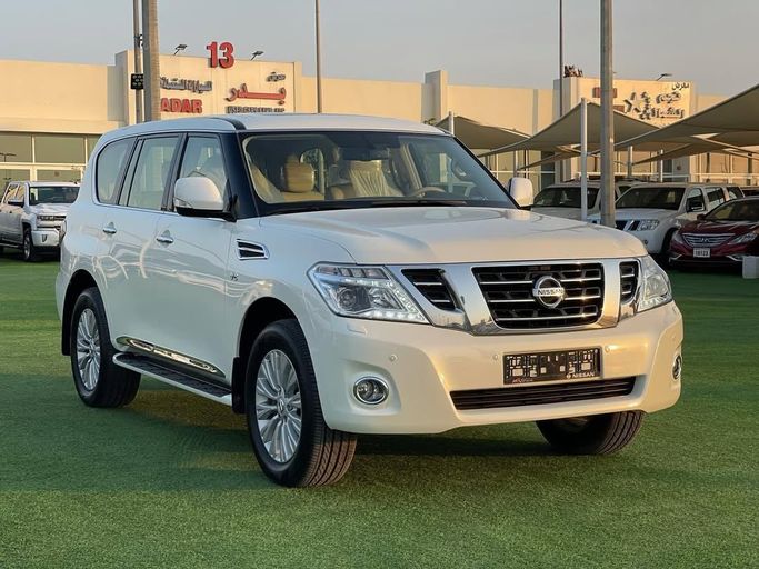 Подержанный Nissan Patrol VI (Y62) Рестайлинг, 5.6 л, 2019 в Шардже от Badar Used Cars Светло-коричневый цвет.  | AUTO.AE