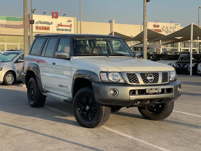 Used Nissan Patrol V (Y61) Facelift, 4.8 l, 2017 in Sharjah by Badar Used Cars, White color.  | AUTO.AE