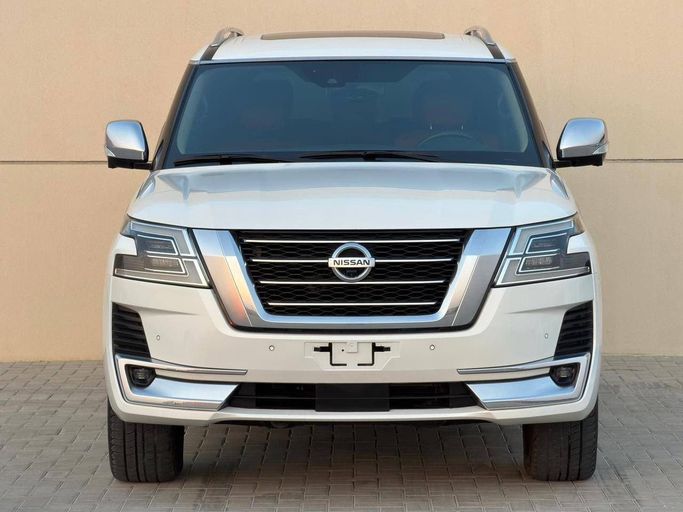 مستعملة Nissan Patrol عملية شد الوجه VI (Y62) 2, 5.6 l, 2021 في في الشارقة من Union Used Cars، اللون أبيض. مواصفات الخليج | AUTO.AE