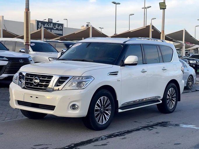 مستعملة Nissan Patrol عملية شد الوجه VI (Y62), 5.6 l, 2018 في في الشارقة من ASAL ALHAIBAH USED CARS، اللون أبيض. مواصفات الخليج | AUTO.AE