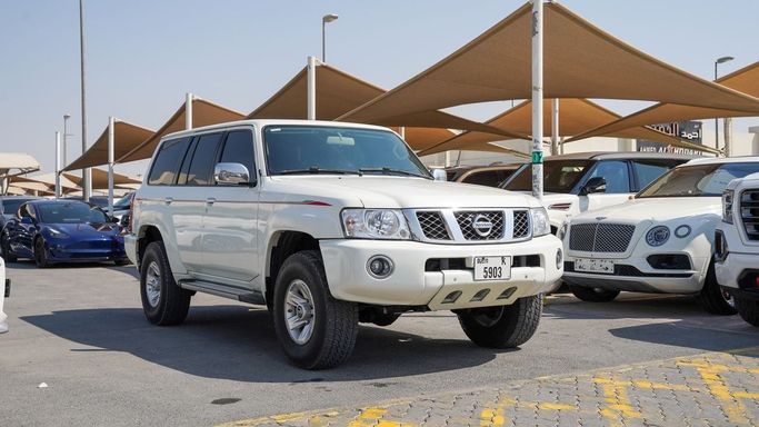 Used Nissan Patrol V (Y61) Facelift, 4.8 l, 2022 in Sharjah by Almalakyah Cars, White color. GCC Specs | AUTO.AE | Listing #267412