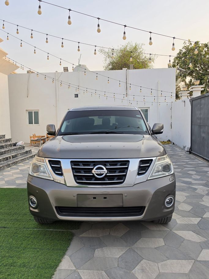 مستعملة Nissan Patrol عملية فيس ليفت VI (Y62), 5.6 l, 2015 في في الإمارات, الشارقة، اللون رمادي. مواصفات الخليج | AUTO.AE | إعلان #278503