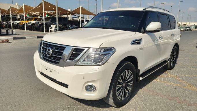 مستعملة ⁦Nissan Patrol عملية فيس ليفت VI (Y62) 2، 5.6 l، 2019⁩ في في الإمارات, الشارقة من Emam Used Cars، اللون أبيض. مواصفات الخليج | AUTO.AE | إعلان #285252