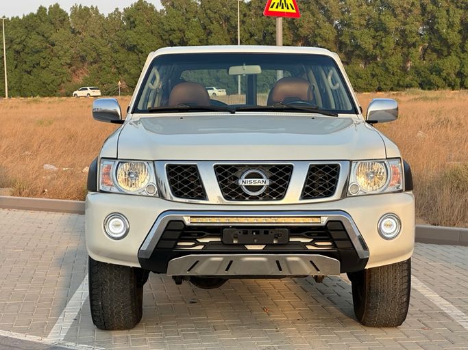 Подержанный ⁦Nissan Patrol V (Y61) Рестайлинг, 4.8 л, 2019⁩ в ОАЭ, Шарджа от Al Hashal Used Cars Белый цвет. GCC | AUTO.AE | Объявление #288008