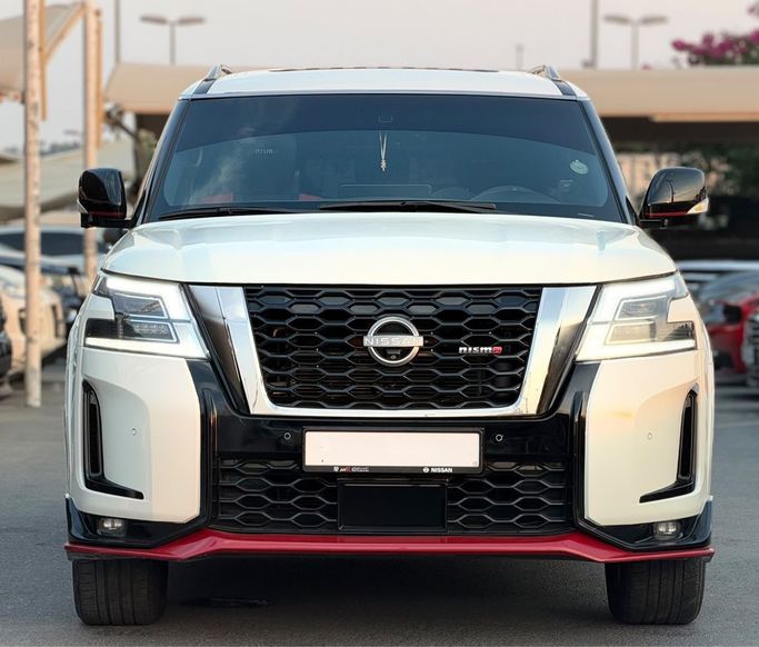 مستعملة ⁦Nissan Patrol عملية فيس ليفت VI (Y62)، 5.6 l، 2015⁩ في في الإمارات, الشارقة من Dream Car Showroom، اللون أبيض. مواصفات الخليج | AUTO.AE | إعلان #289337
