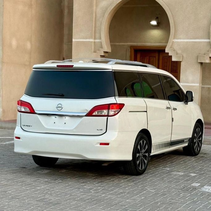 Подержанный Nissan Quest IV, 3.5 л, 2011 в Шардже от Sarmad Cars Белый цвет. Other | AUTO.AE