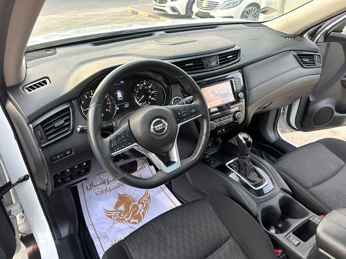 Used Nissan Rogue II Facelift, 2.5 l, 2019 in Sharjah by Titanium Used Cars, White color. American Specs | AUTO.AE