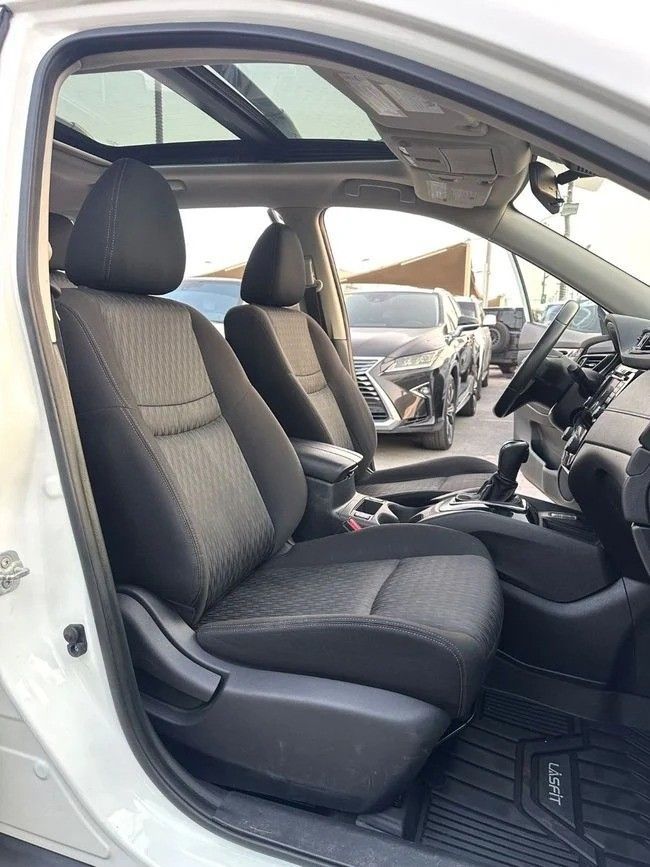 Used Nissan Rogue II Facelift, 2.5 l, 2019 in Sharjah by Titanium Used Cars, White color. American Specs | AUTO.AE