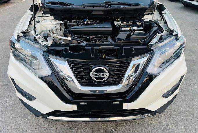 Used Nissan Rogue II Facelift, 2.5 l, 2019 in Sharjah by Titanium Used Cars, White color. American Specs | AUTO.AE