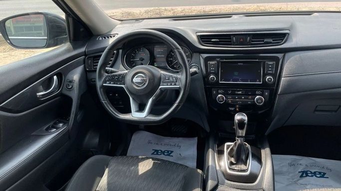 Подержанный Nissan Rogue II Рестайлинг, 2.5 л, 2016 в Шардже от Halla Cars Черный цвет. Американская | AUTO.AE