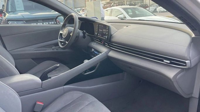 Подержанный Nissan Rogue II Рестайлинг, 2.5 л, 2016 в Шардже от Halla Cars Черный цвет. Американская | AUTO.AE