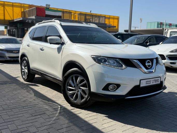 مستعملة Nissan Rogue ثانياً, 2.5 l, 2015 في في الشارقة من FAROUK KHALAF، اللون أبيض. المواصفات الأمريكية | AUTO.AE | إعلان #266240