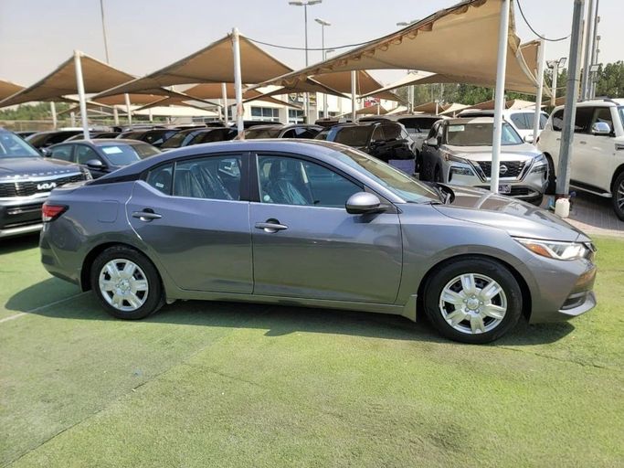 Подержанный Nissan Sentra VIII (B18), 2.0 л, 2020 в Шардже от Tabarak Used Cars Серый цвет. Американская | AUTO.AE
