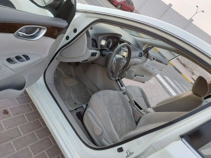 Used Nissan Sentra VII (B17), 1.8 l, 2015 in Sharjah by Laqtah Used Cars, White color. GCC Specs | AUTO.AE