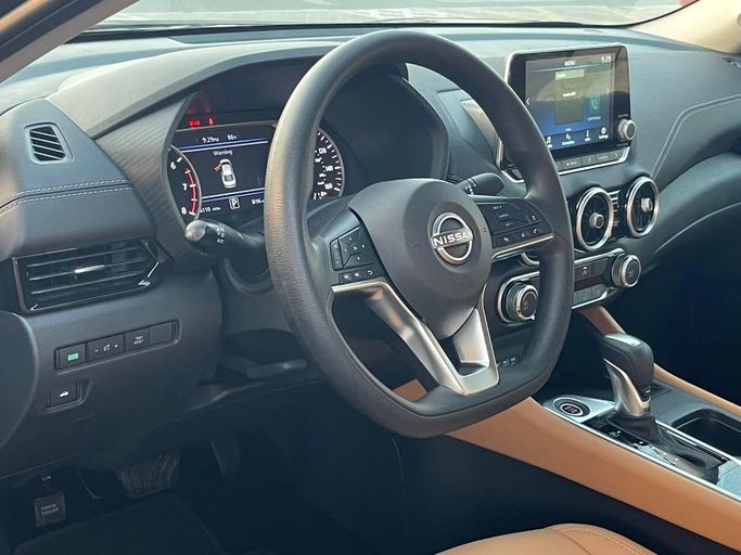 Подержанный Nissan Sentra VIII (B18) Рестайлинг, 2.0 л, 2024 в Шардже от Al Nukhba Al Malakyah Used Cars Черный цвет. Американская | AUTO.AE