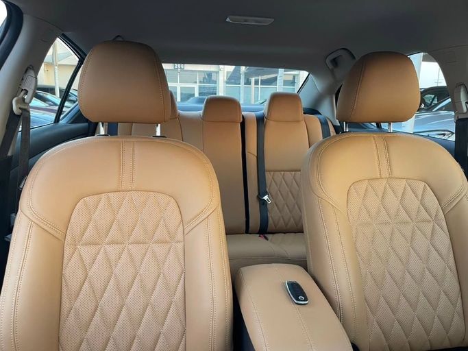 Подержанный Nissan Sentra VIII (B18) Рестайлинг, 2.0 л, 2024 в Шардже от Al Nukhba Al Malakyah Used Cars Черный цвет. Американская | AUTO.AE