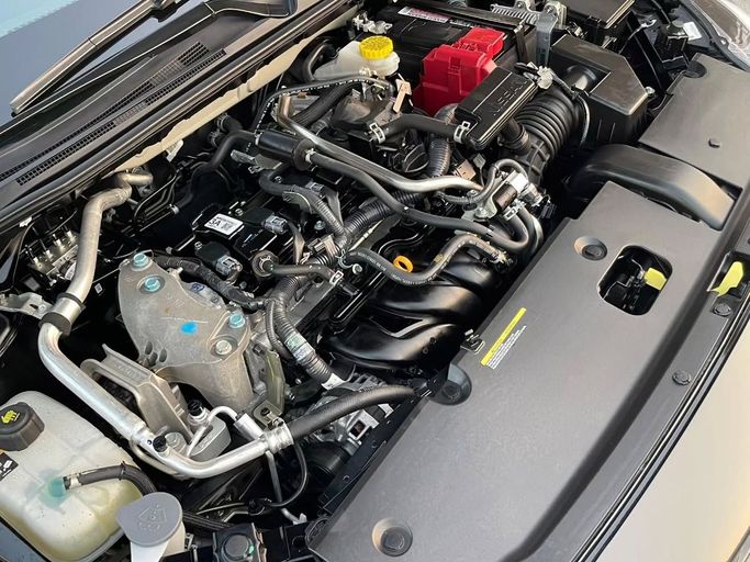 Подержанный Nissan Sentra VIII (B18) Рестайлинг, 2.0 л, 2024 в Шардже от Al Nukhba Al Malakyah Used Cars Черный цвет. Американская | AUTO.AE