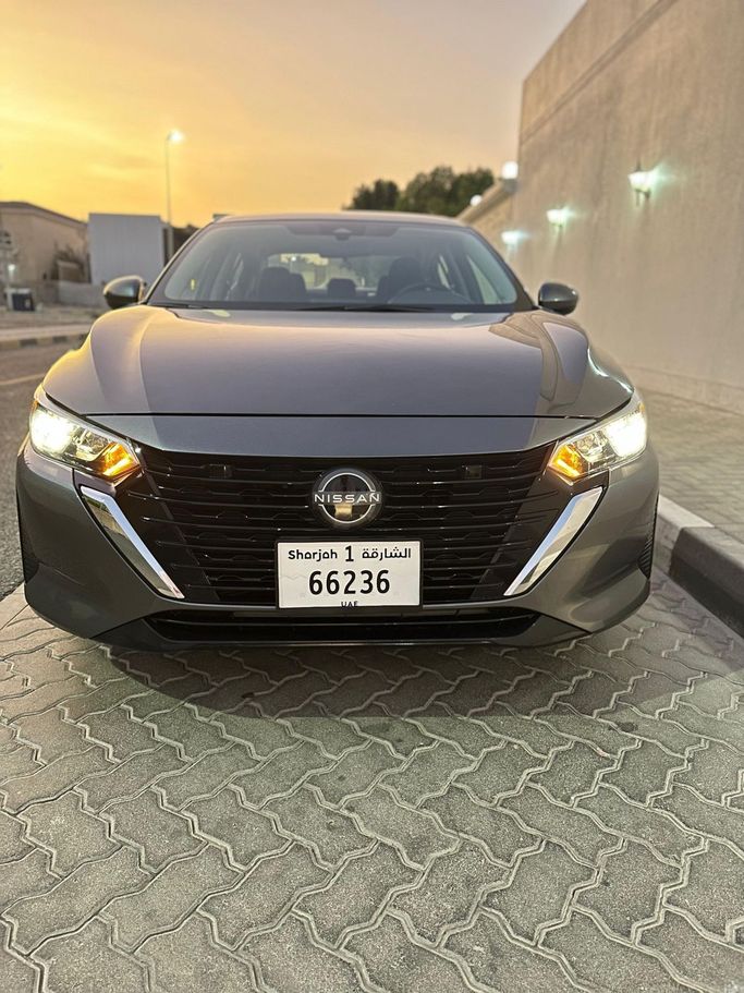 مستعملة Nissan Sentra ثامناً (B18), 2.0 l, 2025 في في الشارقة، اللون رمادي. المواصفات الأمريكية | AUTO.AE