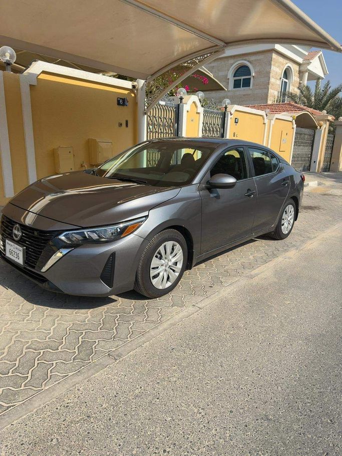 مستعملة Nissan Sentra ثامناً (B18), 2.0 l, 2025 في في الشارقة، اللون رمادي. المواصفات الأمريكية | AUTO.AE